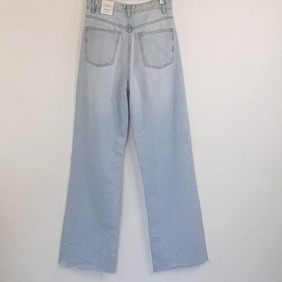 ZARA Wide Leg Light Wash Jeans - Picture 3 of 6